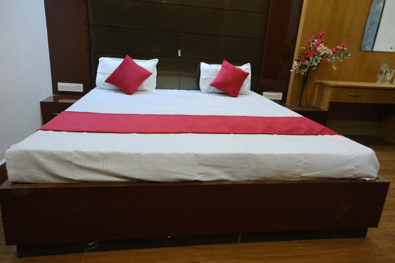 Hotel Golden Continental Deoghar Exterior photo